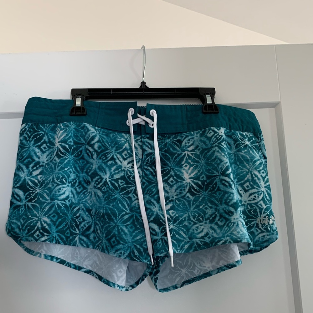 Local Motion Hawaii womens board shorts. Size XL